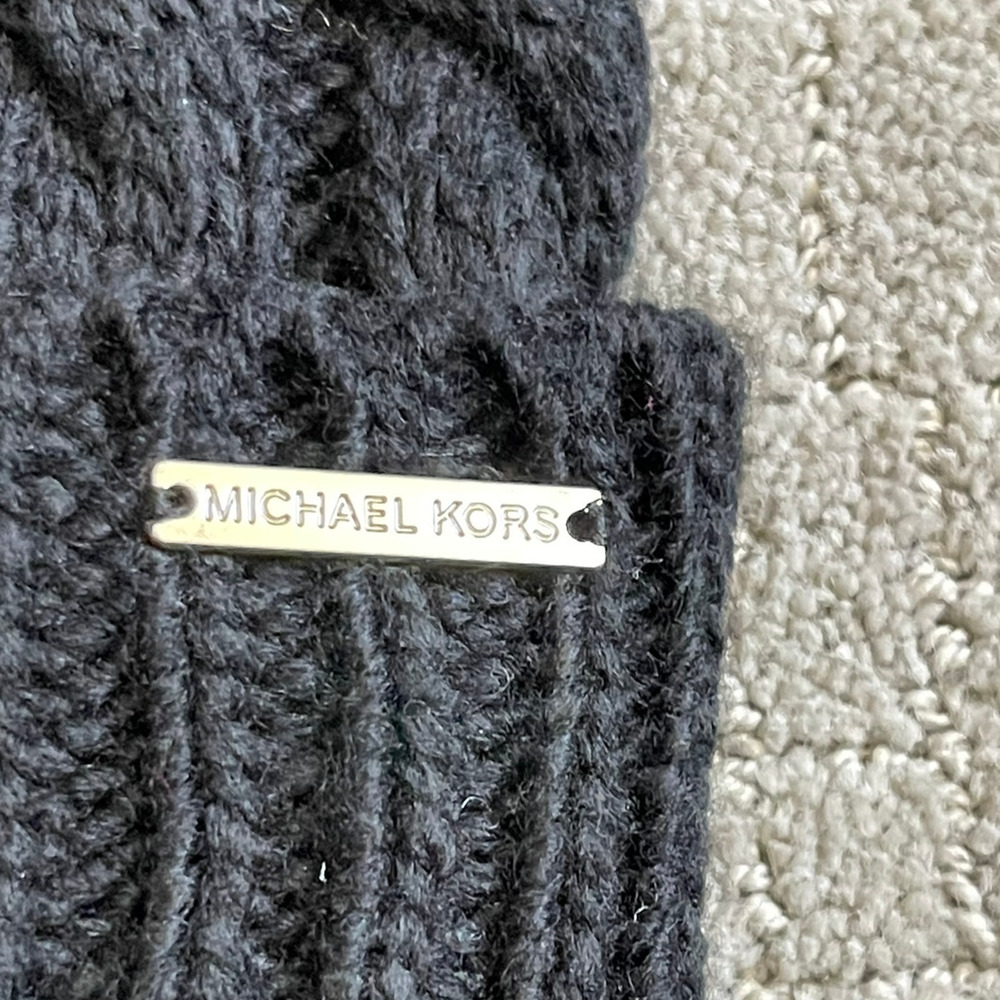 Michael Kors Cable Knit Beanie NWT - Picture 3 of 6